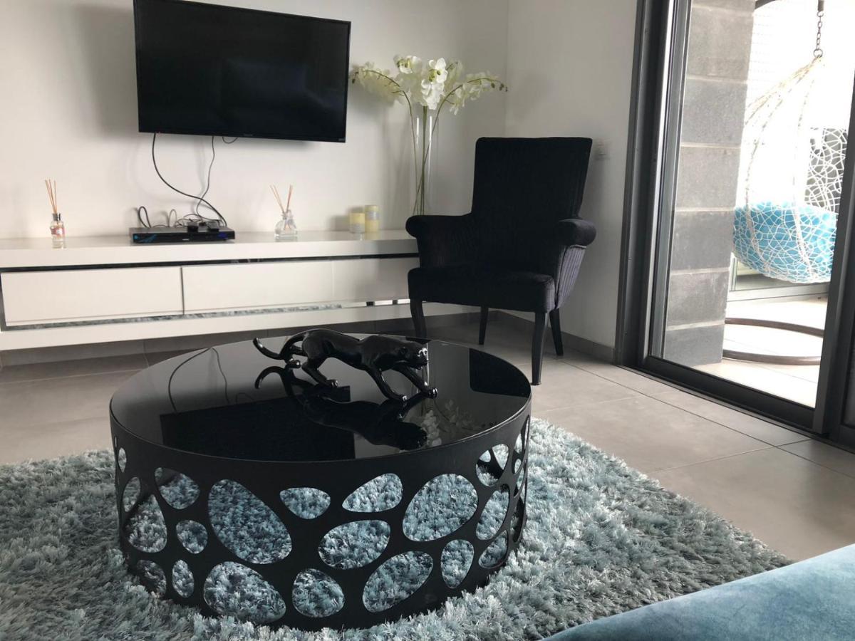 Panorama Apartment " City Garden " Bat Yam Esterno foto