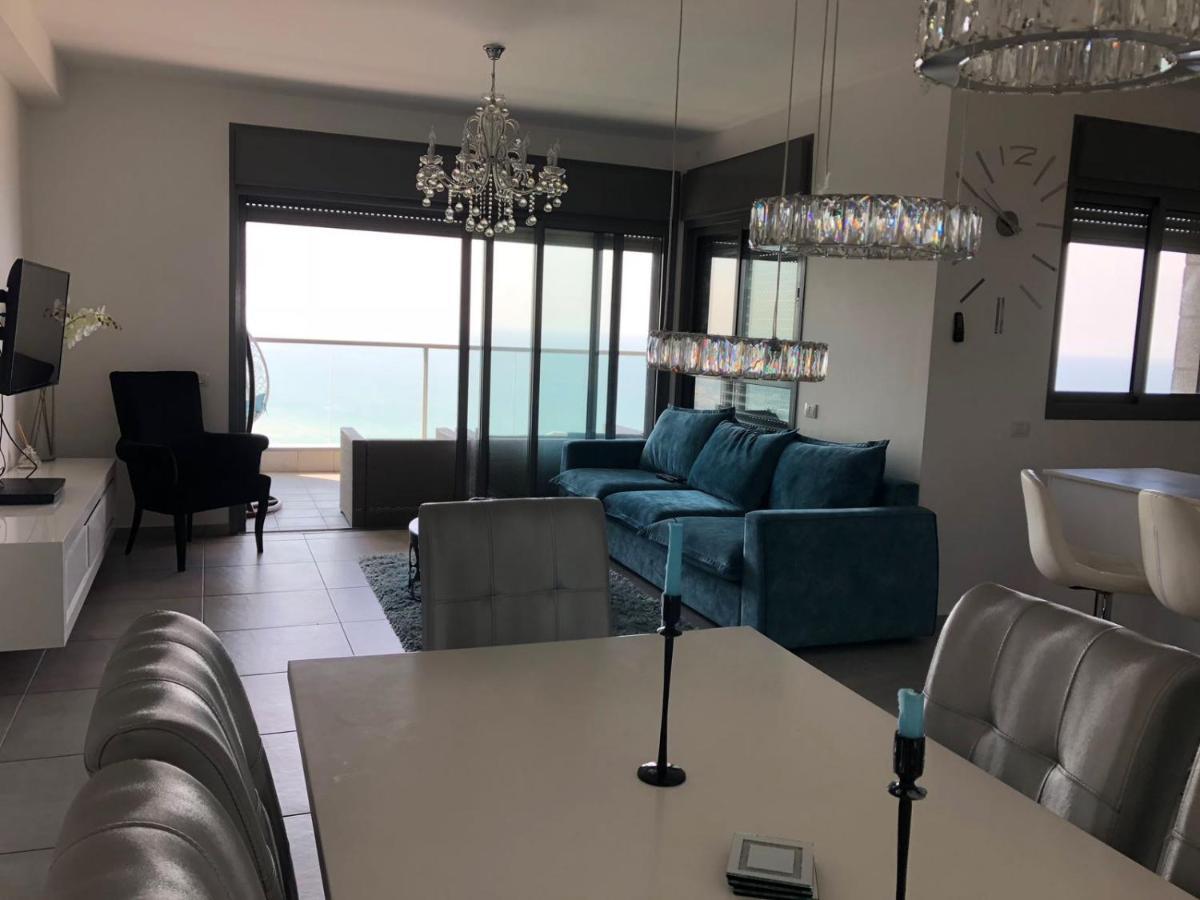 Panorama Apartment " City Garden " Bat Yam Esterno foto