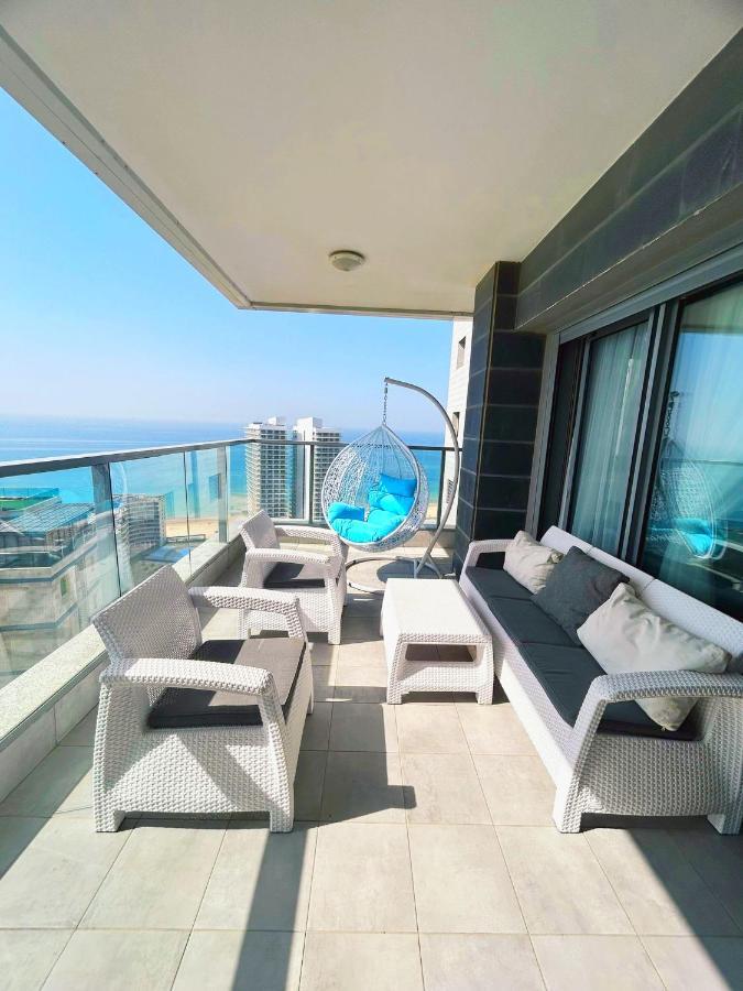 Panorama Apartment " City Garden " Bat Yam Esterno foto