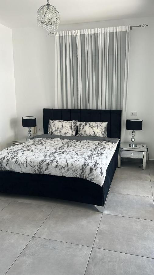 Panorama Apartment " City Garden " Bat Yam Esterno foto