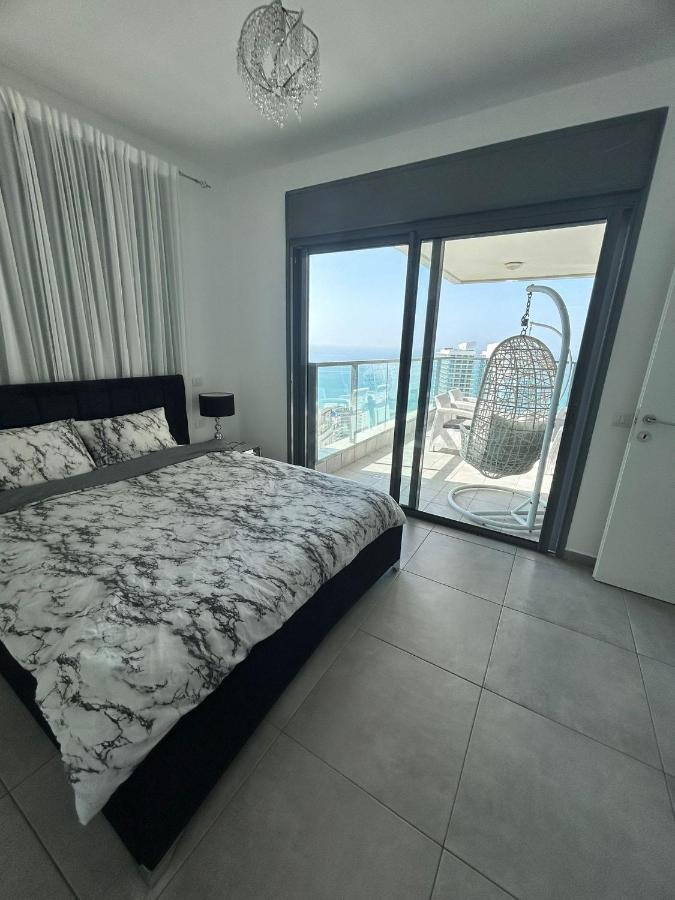 Panorama Apartment " City Garden " Bat Yam Esterno foto