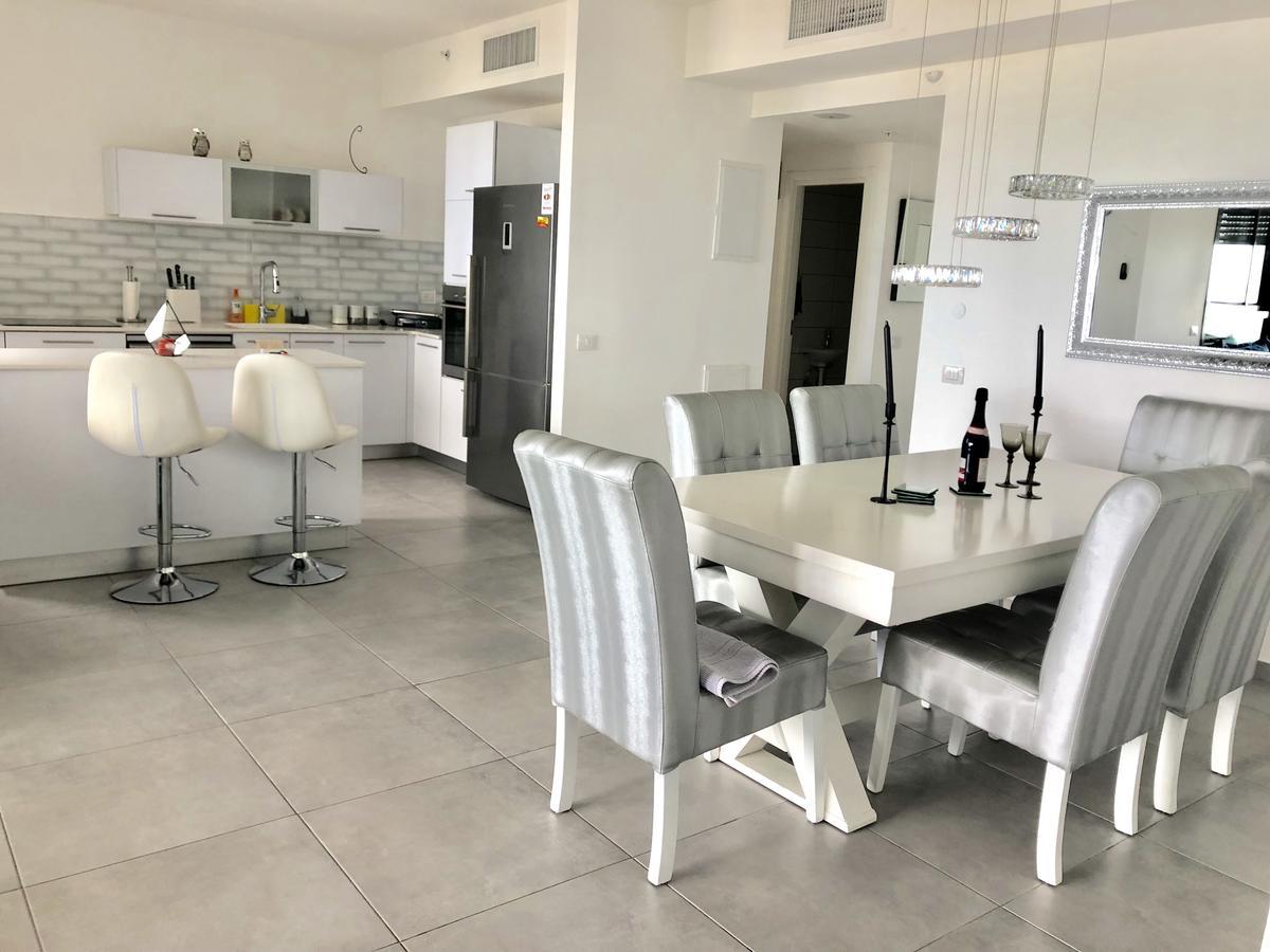 Panorama Apartment " City Garden " Bat Yam Esterno foto