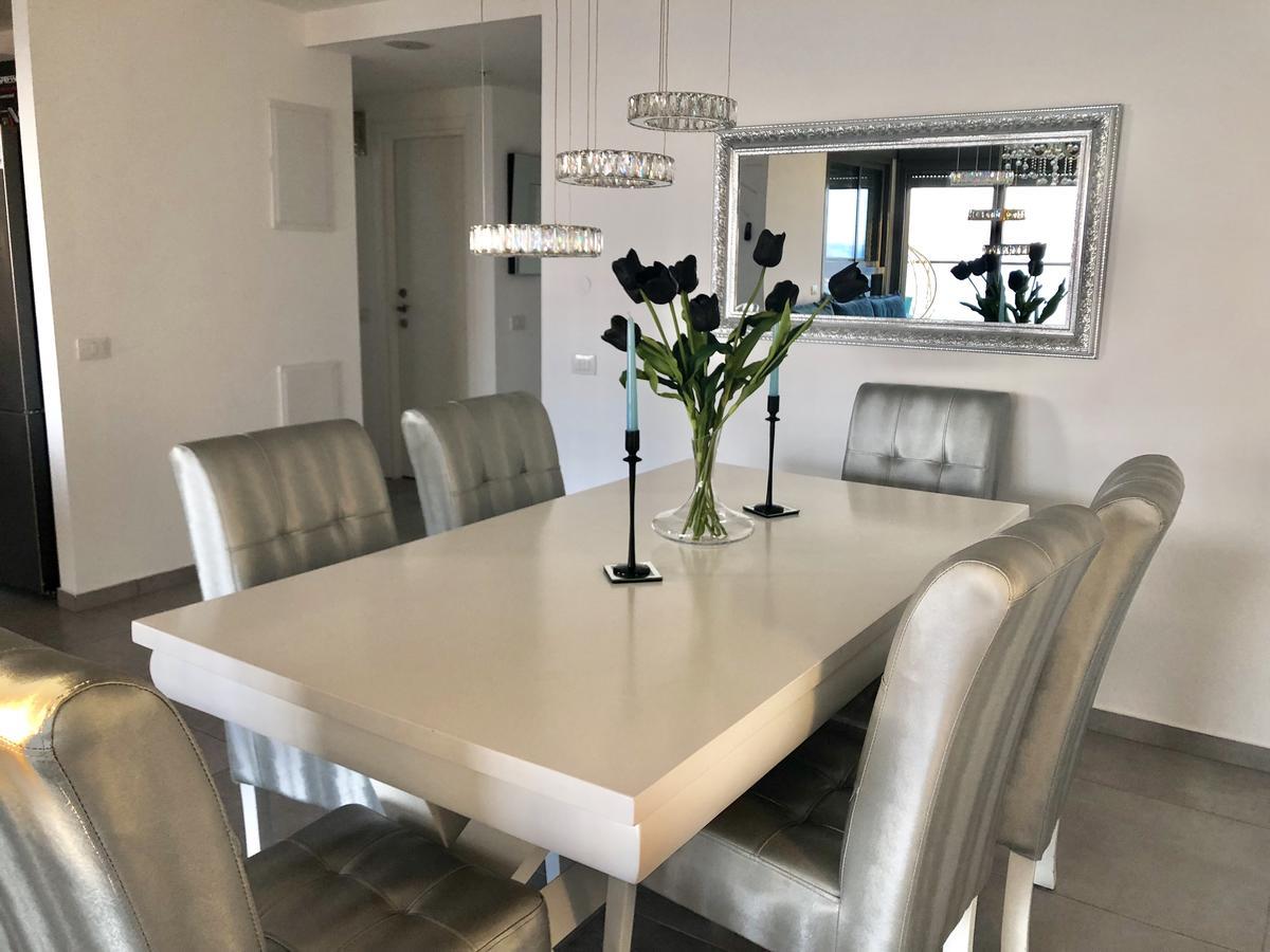 Panorama Apartment " City Garden " Bat Yam Esterno foto